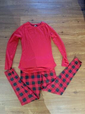 Women's Red Long-Sleeve Pajama Top & Red/Black Buffalo Check Pants
